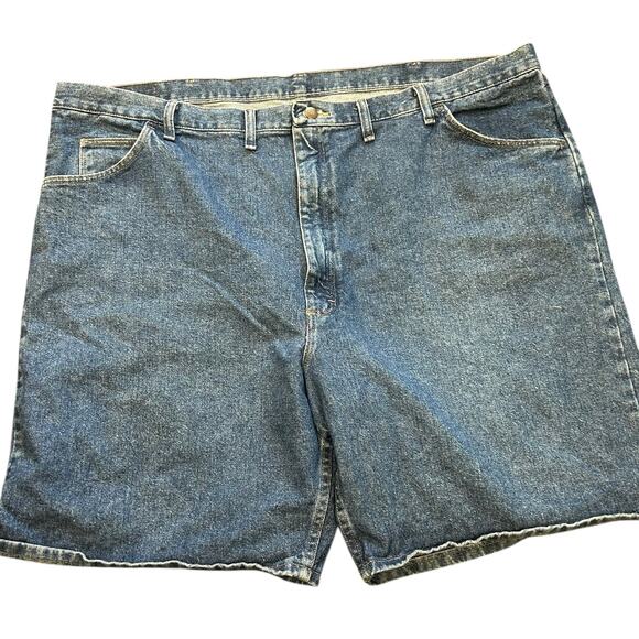 Wrangler Blue Jean Shorts Men’s‎ 48 Relaxed Fit Denim 90s Y2K Casual Workwear - Picture 1 of 6